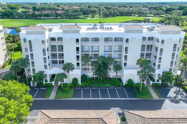 7671  Pebble Creek  CIR, Naples, FL 34108