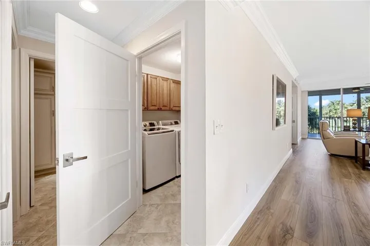 7671  Pebble Creek  CIR, Naples, FL 34108