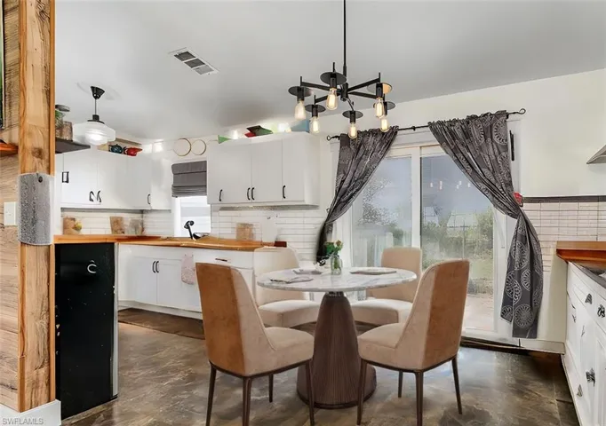 Virtual Staged Dining Room