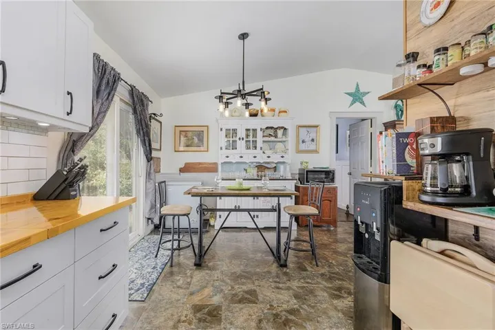 18 Nw 26th Ter, Cape Coral Fl 33993