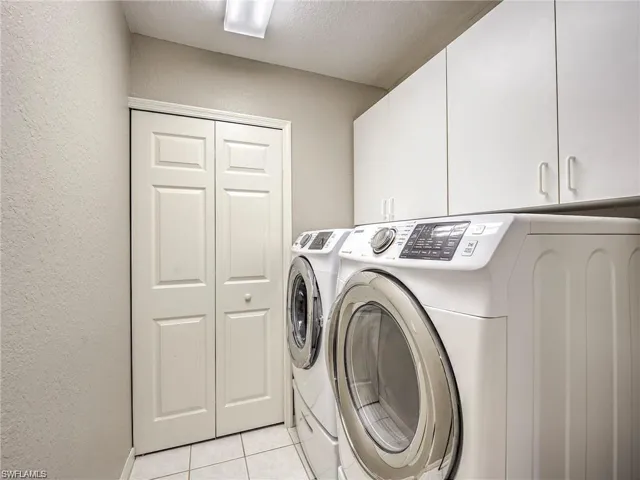 8460 Southbridge Dr 2, Estero, Florida 33967