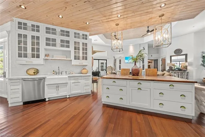 2388 Wulfert Rd, Sanibel, Florida 33957