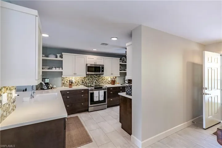 1310  Yesica Ann  CIR, Naples, FL 34110