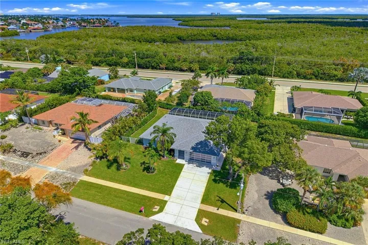 2016 Sheffield Ave, Marco Island, Florida 34145