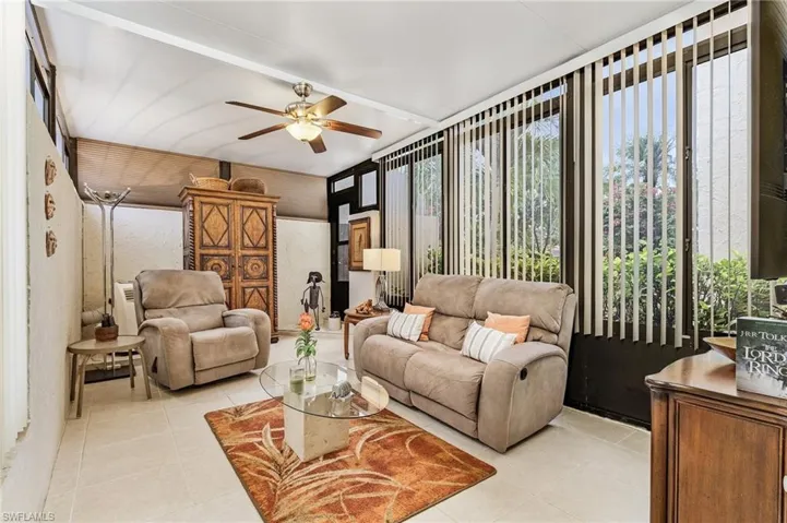 Abundance of Natural light Flex Room
