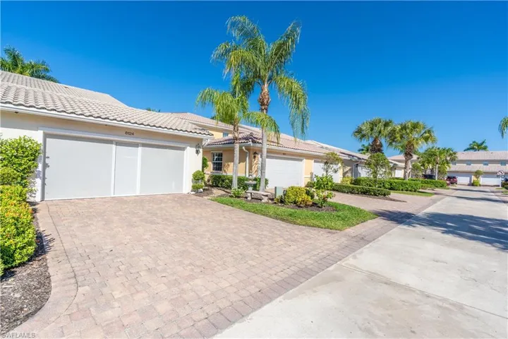 8124 Josefa WAY, NAPLES FL 34114