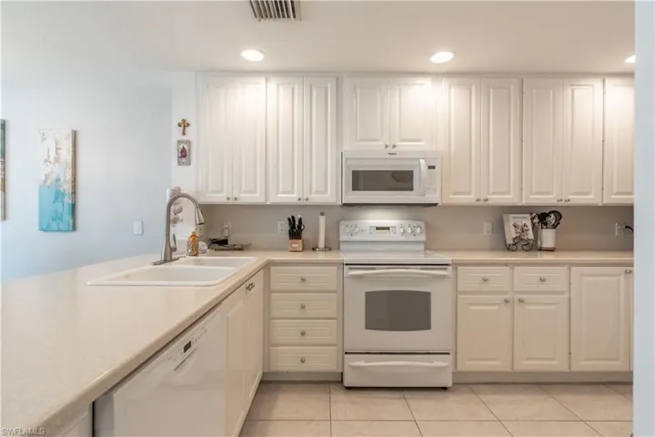8124 Josefa WAY, NAPLES FL 34114