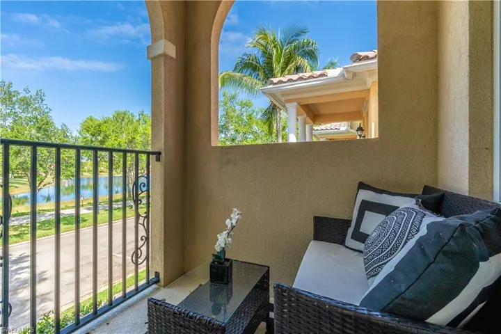 8124 Josefa WAY, NAPLES FL 34114