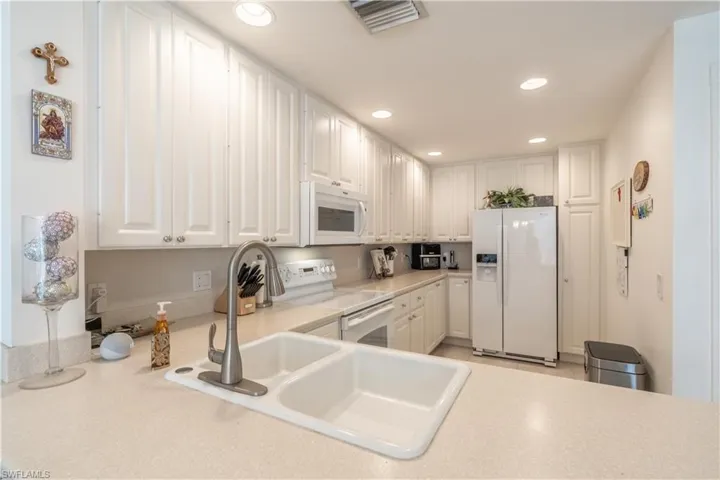 8124 Josefa WAY, NAPLES FL 34114