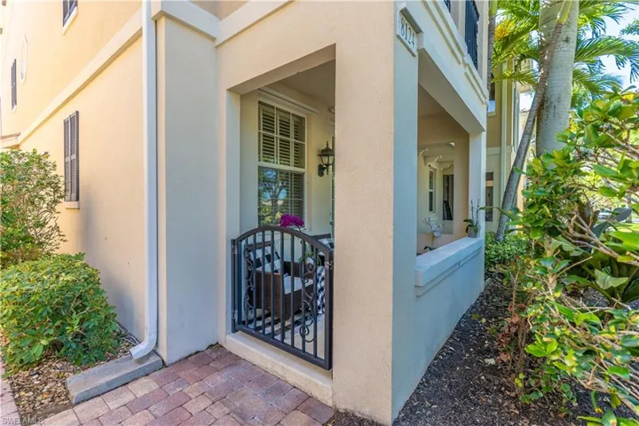 8124 Josefa WAY, NAPLES FL 34114