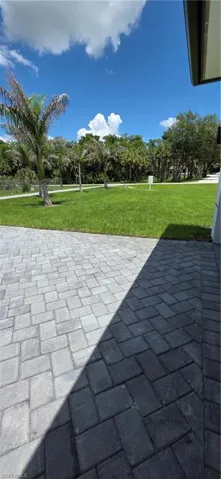 563 15th St Nw, Naples, Florida 34120