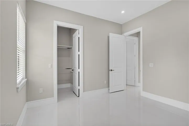 563 15th St Nw, Naples, Florida 34120