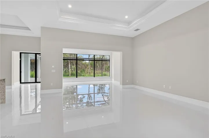 563 15th St Nw, Naples, Florida 34120