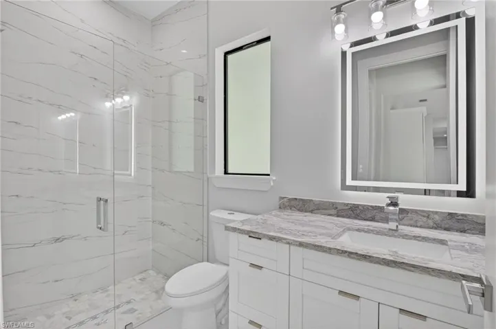 563 15th St Nw, Naples, Florida 34120