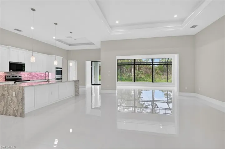 563 15th St Nw, Naples, Florida 34120