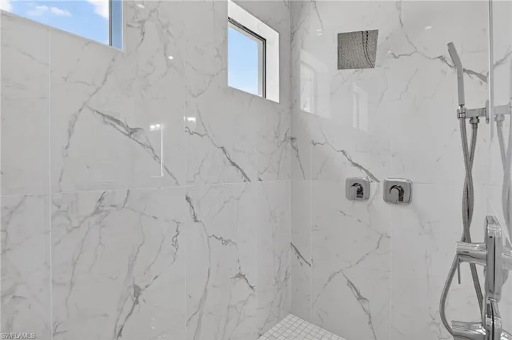 563 15th St Nw, Naples, Florida 34120