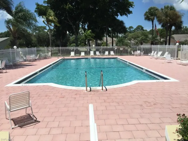2389 Piccadilly Circus, Naples, Florida 34112