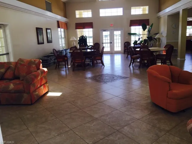 2389 Piccadilly Circus, Naples, Florida 34112