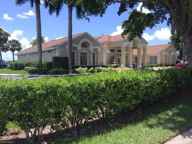 2389 Piccadilly Circus, Naples, Florida 34112