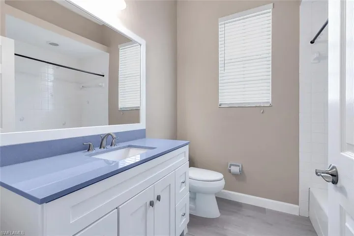 2389 Piccadilly Circus, Naples, Florida 34112