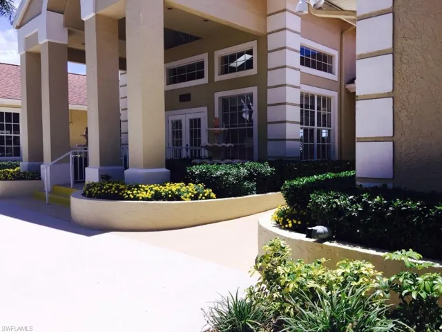2389 Piccadilly Circus, Naples, Florida 34112