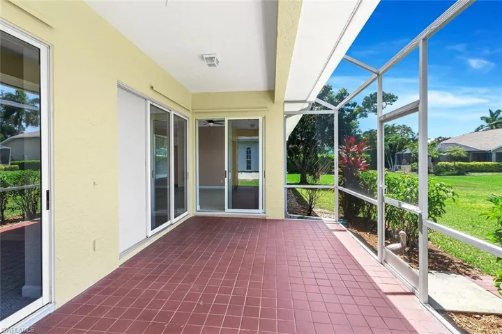 2389 Piccadilly Circus, Naples, Florida 34112