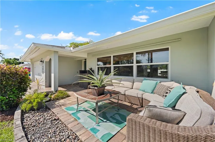 View of patio / terrace featuring outdoor lounge area