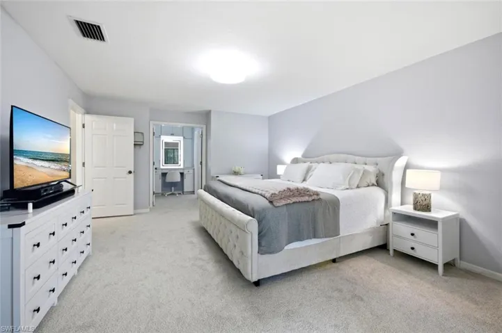 506 Courtside Dr E201, Naples, Florida 34105