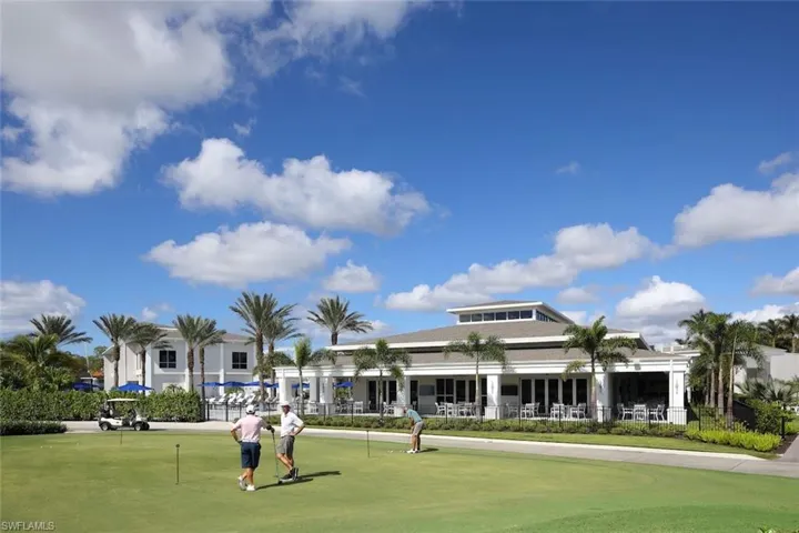 506 Courtside Dr E201, Naples, Florida 34105