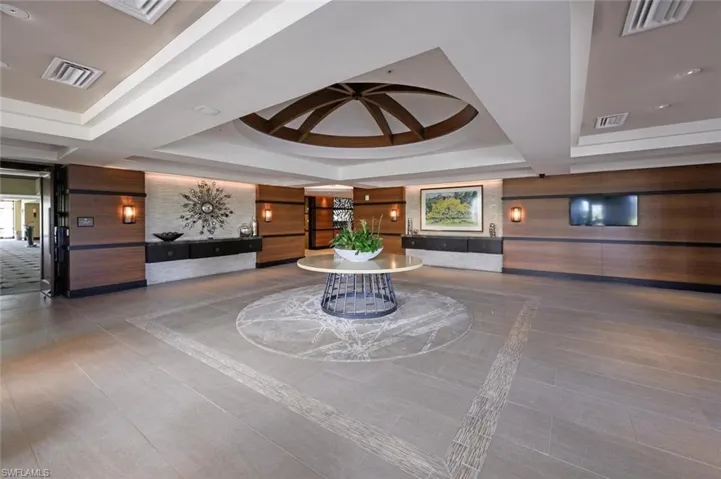 506 Courtside Dr E201, Naples, Florida 34105