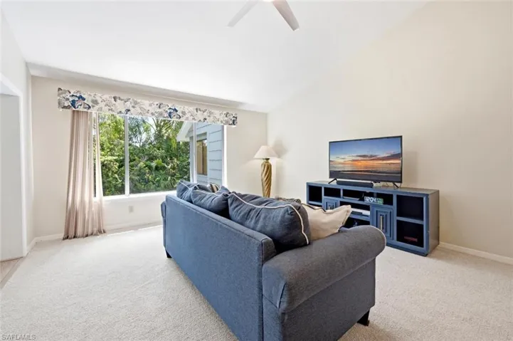 506 Courtside Dr E201, Naples, Florida 34105