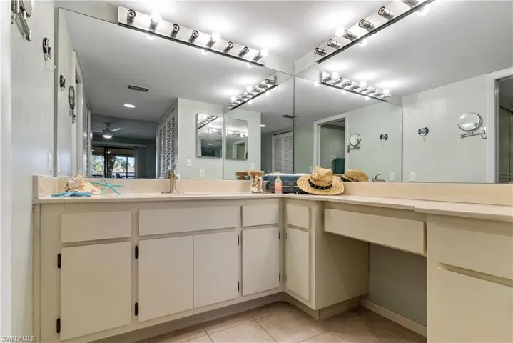 Master Bathroom w/double vanity