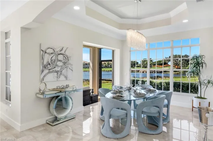 Fun Place to entertain with the open lanai and sunset glow.