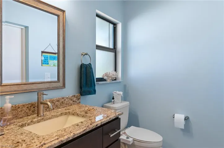 1/2 Pool Bath off bedroom 3