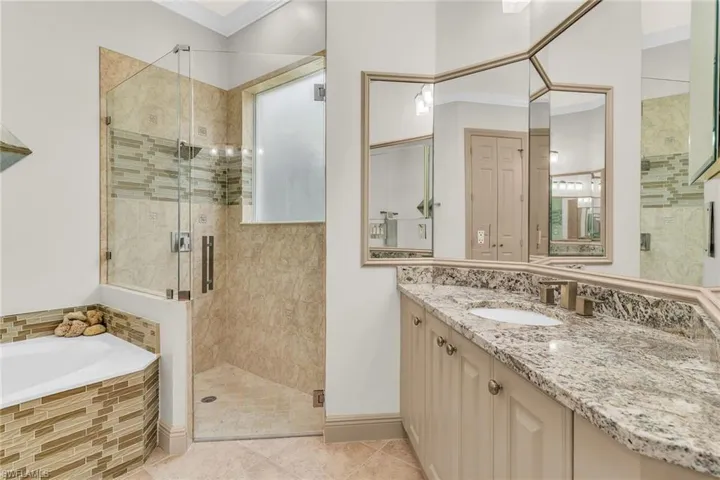 9072  Cherry Oaks  TRL, Naples, FL 34114