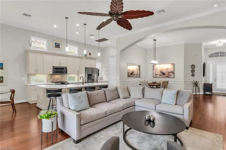 9072  Cherry Oaks  TRL, Naples, FL 34114