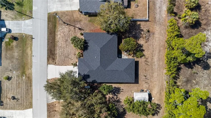 Aerial view of property and surrounding area