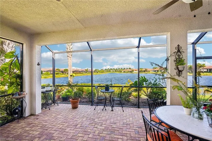 1569 Oceania Dr S, Naples, Florida 34113
