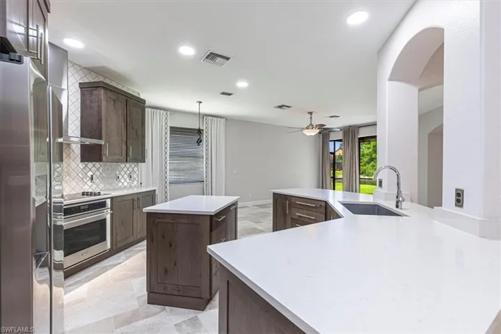 12093  Country Day  CIR, Fort Myers, FL 33913