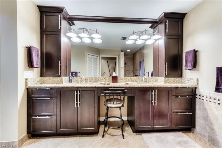 Double sinks and plenty of storage