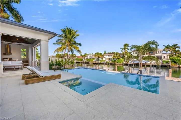 1935 5th St S, Naples, Florida 34102