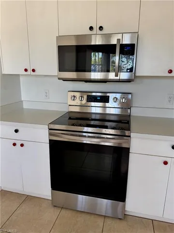 All appliances are included.