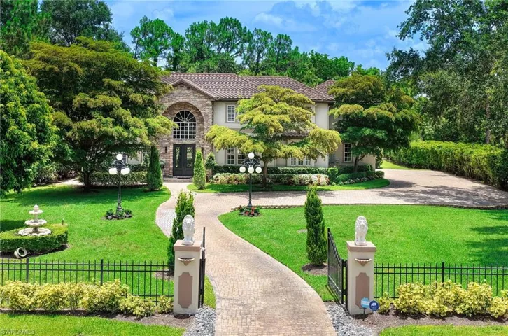 9250 The Ln, Naples, Florida 34109