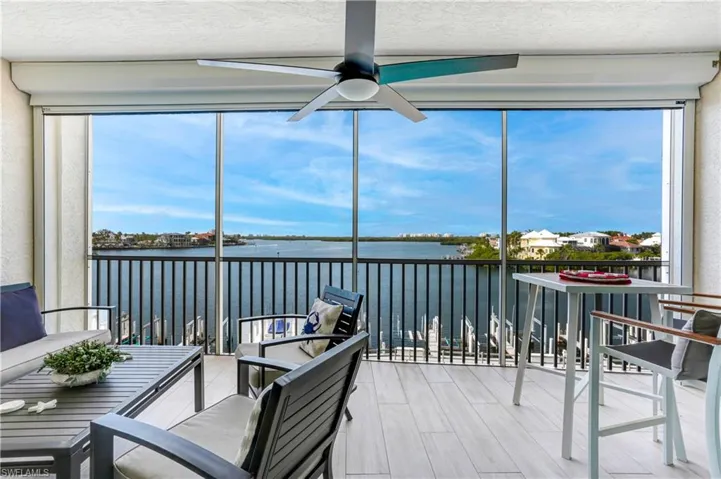 Stunning bay views, beautiful  sunsets!