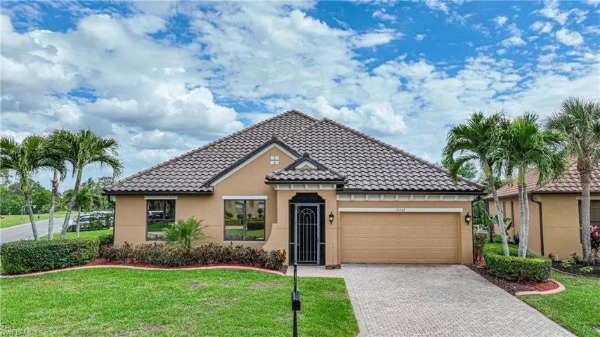12242  Country Day  CIR, Fort Myers, FL 33913