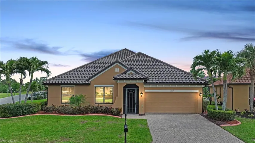 Stunning Lora Model with 5 bedrooms plus huge flex room