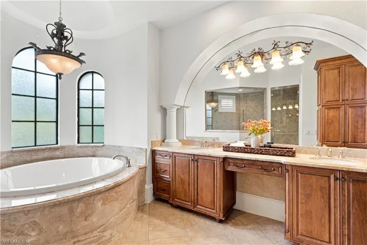 971 Tivoli Dr, Naples, Florida 34104