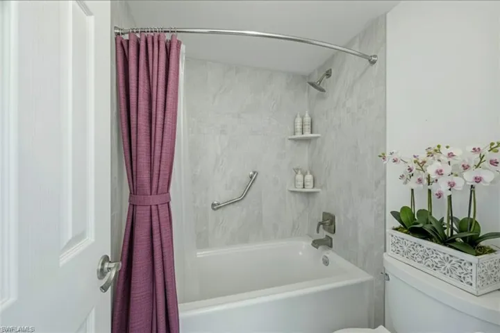 1087 Forest Lakes Dr 306, Naples, Florida 34105