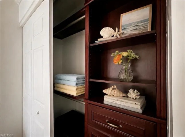 1087 Forest Lakes Dr 306, Naples, Florida 34105
