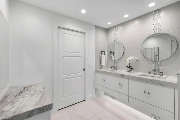5327 Nautilus Dr, Cape Coral, Florida 33904